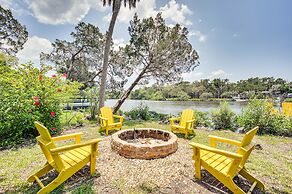 Crystal River Retreat w/ Private Dock & Kayaks!