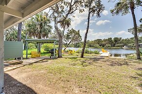 Crystal River Retreat w/ Private Dock & Kayaks!