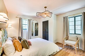 Crystal River Retreat w/ Private Dock & Kayaks!