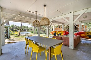 Crystal River Retreat w/ Private Dock & Kayaks!