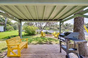 Crystal River Retreat w/ Private Dock & Kayaks!