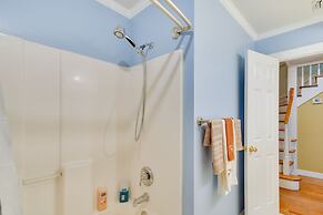 Spacious Amarillo Home With Shared Fire Pit!