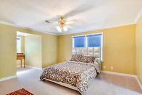 Spacious Amarillo Home With Shared Fire Pit!