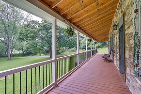 Large Historic Home in Pennsylvania Dutch Country!