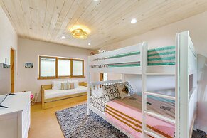 Mtn-view Retreat w/ Hot Tub in New Mexico!