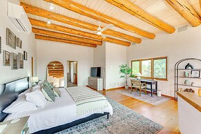 Mtn-view Retreat w/ Hot Tub in New Mexico!