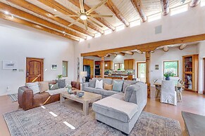 Mtn-view Retreat w/ Hot Tub in New Mexico!