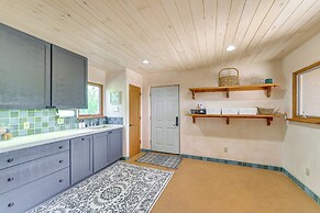 Mtn-view Retreat w/ Hot Tub in New Mexico!