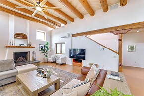 Mtn-view Retreat w/ Hot Tub in New Mexico!