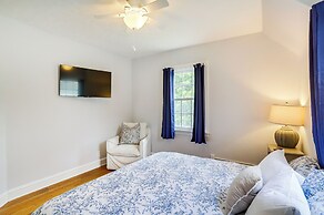 Charming South Bend Retreat ~ 1 Mi to Notre Dame!
