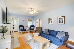 Charming South Bend Retreat ~ 1 Mi to Notre Dame!