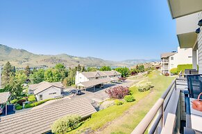 Chelan Vacation Rental w/ Balcony & Views