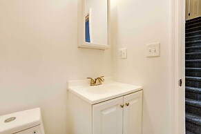 Walk to Lake Wallenpaupack: Poconos Vacation Home