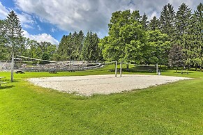 Walk to Lake Wallenpaupack: Poconos Vacation Home