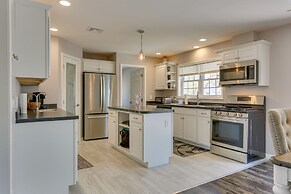 Walk to Lake Wallenpaupack: Poconos Vacation Home