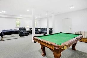 Walk to Lake Wallenpaupack: Poconos Vacation Home