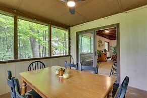 Lake Ariel Vacation Rental: Screened Porch & Grill