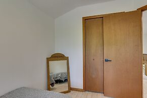 Screened Porch & Grill: Lake Ariel Vacation Rental