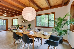 Screened Porch & Grill: Lake Ariel Vacation Rental