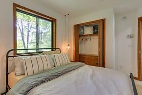 Screened Porch & Grill: Lake Ariel Vacation Rental