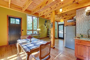 Pet-friendly Eureka Springs Rental w/ Private Deck