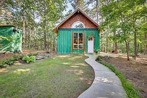 Pet-friendly Eureka Springs Rental w/ Private Deck
