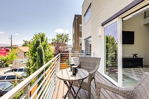 < 2 Mi to Dtwn: Reno Gem w/ Rooftop Patio!