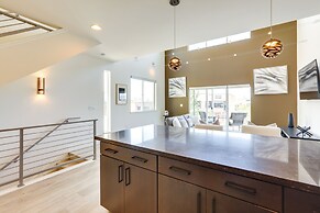 < 2 Mi to Dtwn: Reno Gem w/ Rooftop Patio!