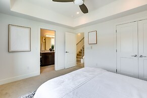< 2 Mi to Dtwn: Reno Gem w/ Rooftop Patio!
