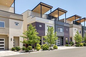 < 2 Mi to Dtwn: Reno Gem w/ Rooftop Patio!