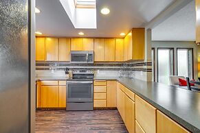 Pet-friendly Ocean Park Rental w/ Outdoor Fire Pit