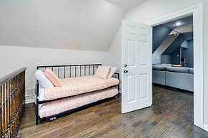 10 Acres w/ Pool & Pond: Luxury Melissa Villa!