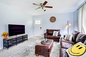 4 Mi to Michigan Stadium: Cozy Home w/ Fire Pit!
