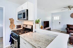 4 Mi to Michigan Stadium: Cozy Home w/ Fire Pit!