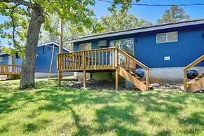 Vibrant Kimberling City Hideaway w/ Private Deck!