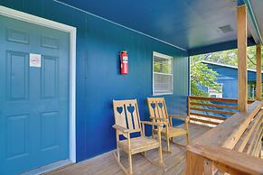 Tranquil Kimberling City Getaway w/ Community Pool