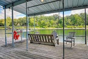 Kimberling City Oasis: Boat Slip, Kayaks & More!