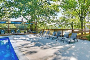 Kimberling City Oasis: Boat Slip, Kayaks & More!