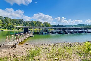 Kimberling City Oasis: Boat Slip, Kayaks & More!