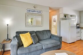 Lakefront Oasis: Boat Slip, Kayaks & Outdoor Pool