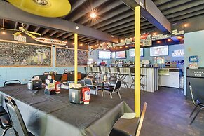 Lakefront Oasis: Boat Slip, Kayaks & Outdoor Pool