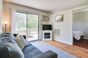 Lakefront Haven: Boat Slip, Deck & Community Pool!