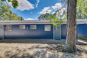 Lakefront Haven: Boat Slip, Deck & Community Pool!