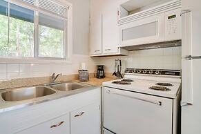 Lakefront Haven: Boat Slip, Deck & Community Pool!