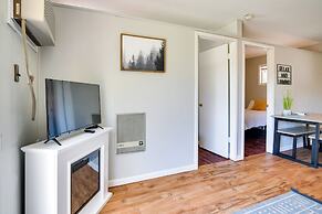 Lakefront Haven: Boat Slip, Deck & Community Pool!