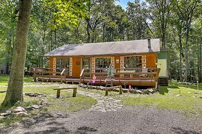 Pools & Ski Access: Lackawaxen Cottage w/ Deck!