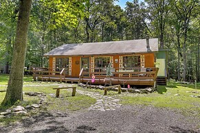 Pools & Ski Access: Lackawaxen Cottage w/ Deck!