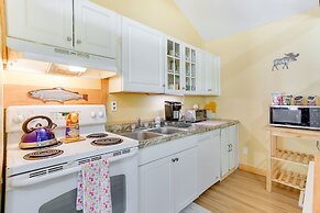 Pools & Ski Access: Lackawaxen Cottage w/ Deck!