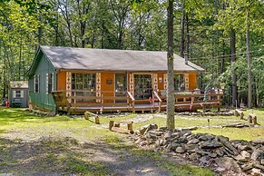 Pools & Ski Access: Lackawaxen Cottage w/ Deck!