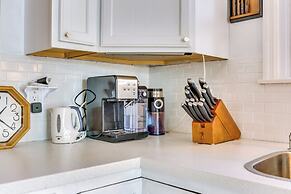 All-season Vernon Township Lake House Retreat!